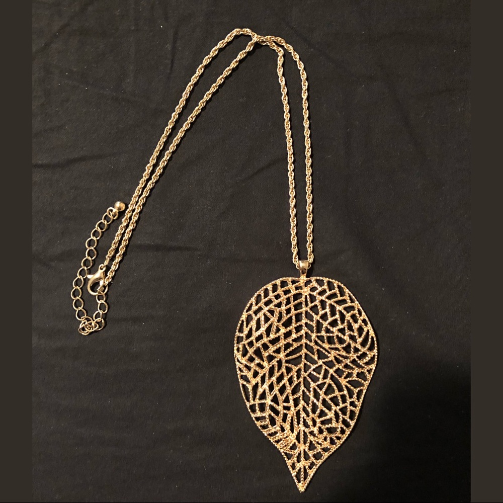 ✨Gold leaf necklace🍂